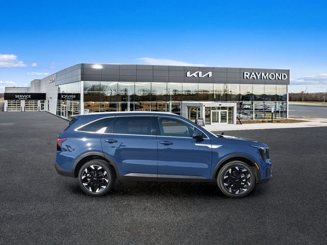 Certified 2026 Kia Sorento EX AWD/4WD image 2
