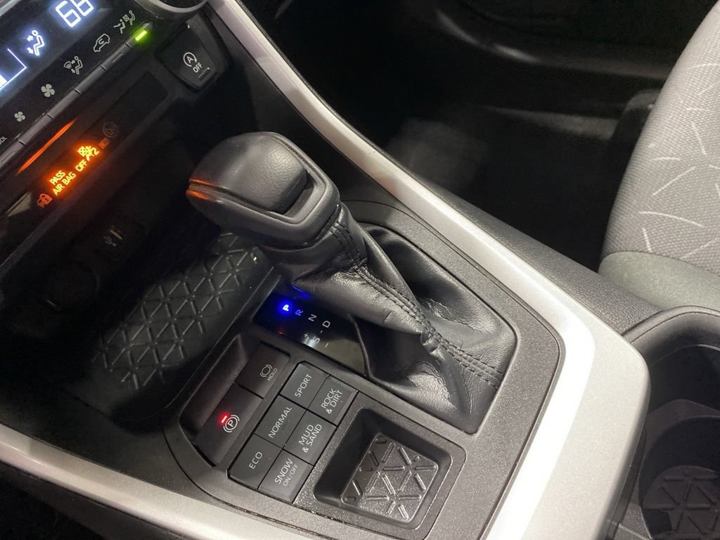Used 2023 Toyota RAV4 XLE AWD/4WD image 24