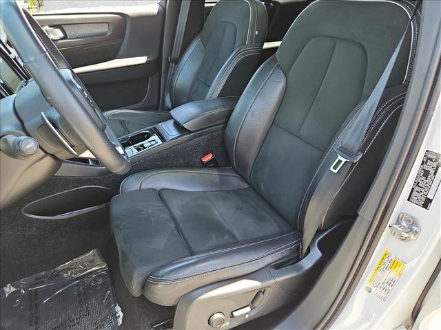 Used 2019 Volvo XC40 T5 R-Design AWD/4WD image 16