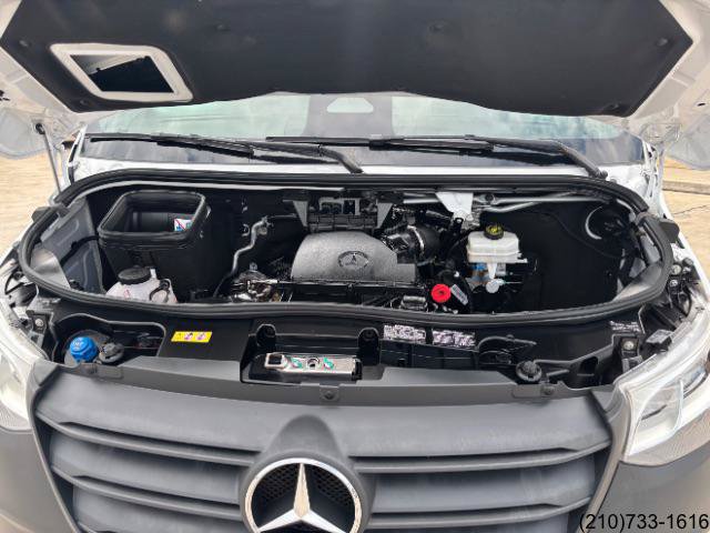 Used 2025 Mercedes-Benz Sprinter 2500 image 10