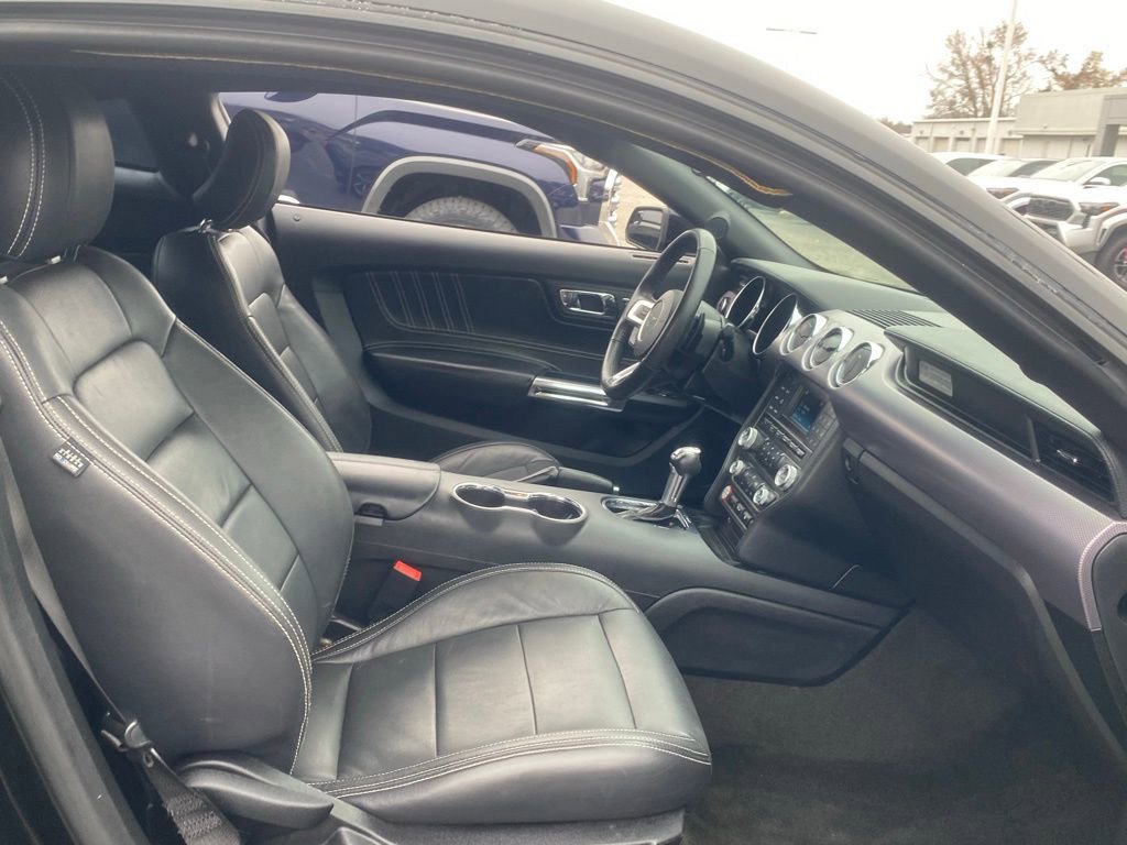 Used 2017 Ford Mustang EcoBoost image 16