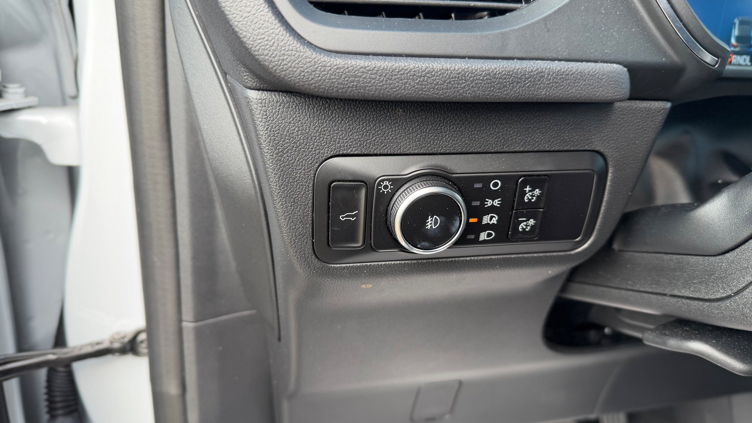 Used 2025 Ford Escape Platinum AWD/4WD image 25