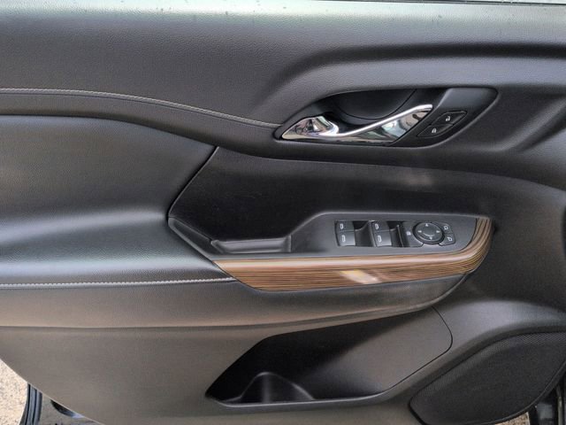 Used 2019 GMC Acadia SLE image 25