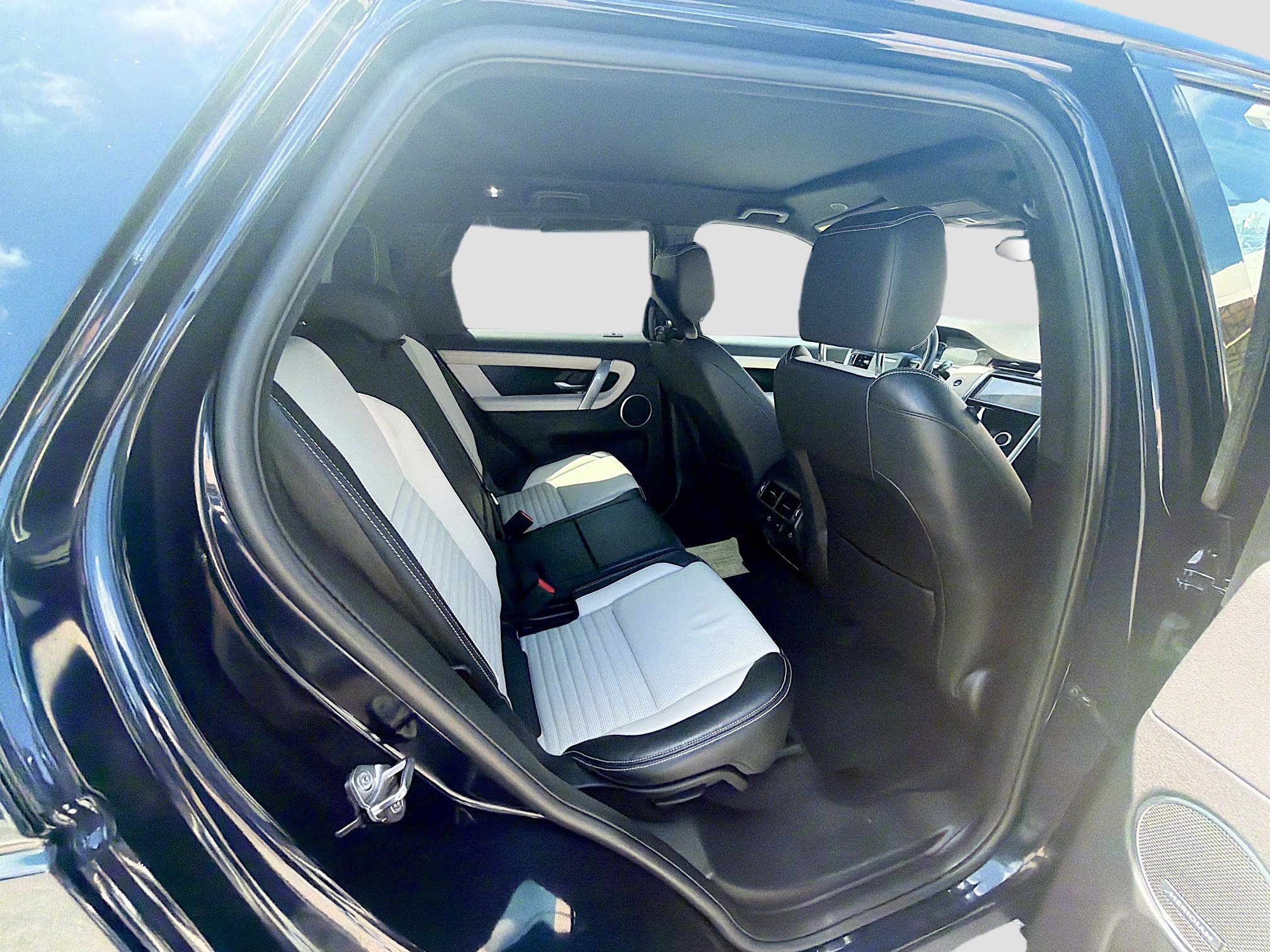 Used 2021 Land Rover Discovery Sport S R-Dynamic AWD/4WD image 29