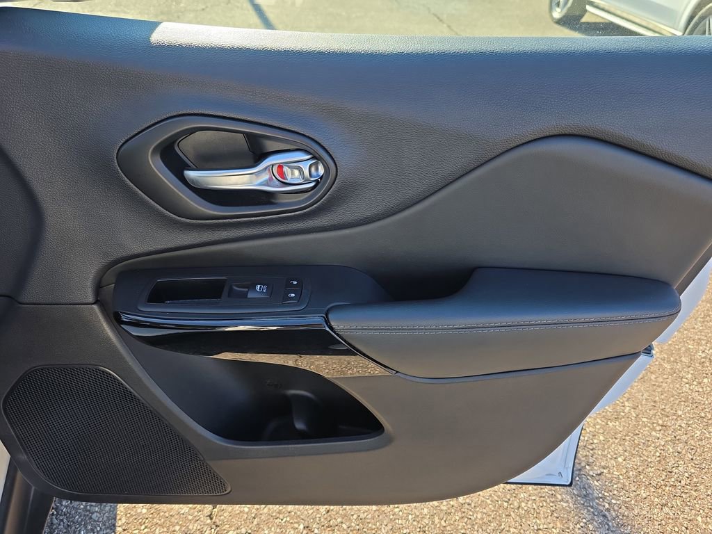 Used 2023 Jeep Cherokee Altitude Lux image 11