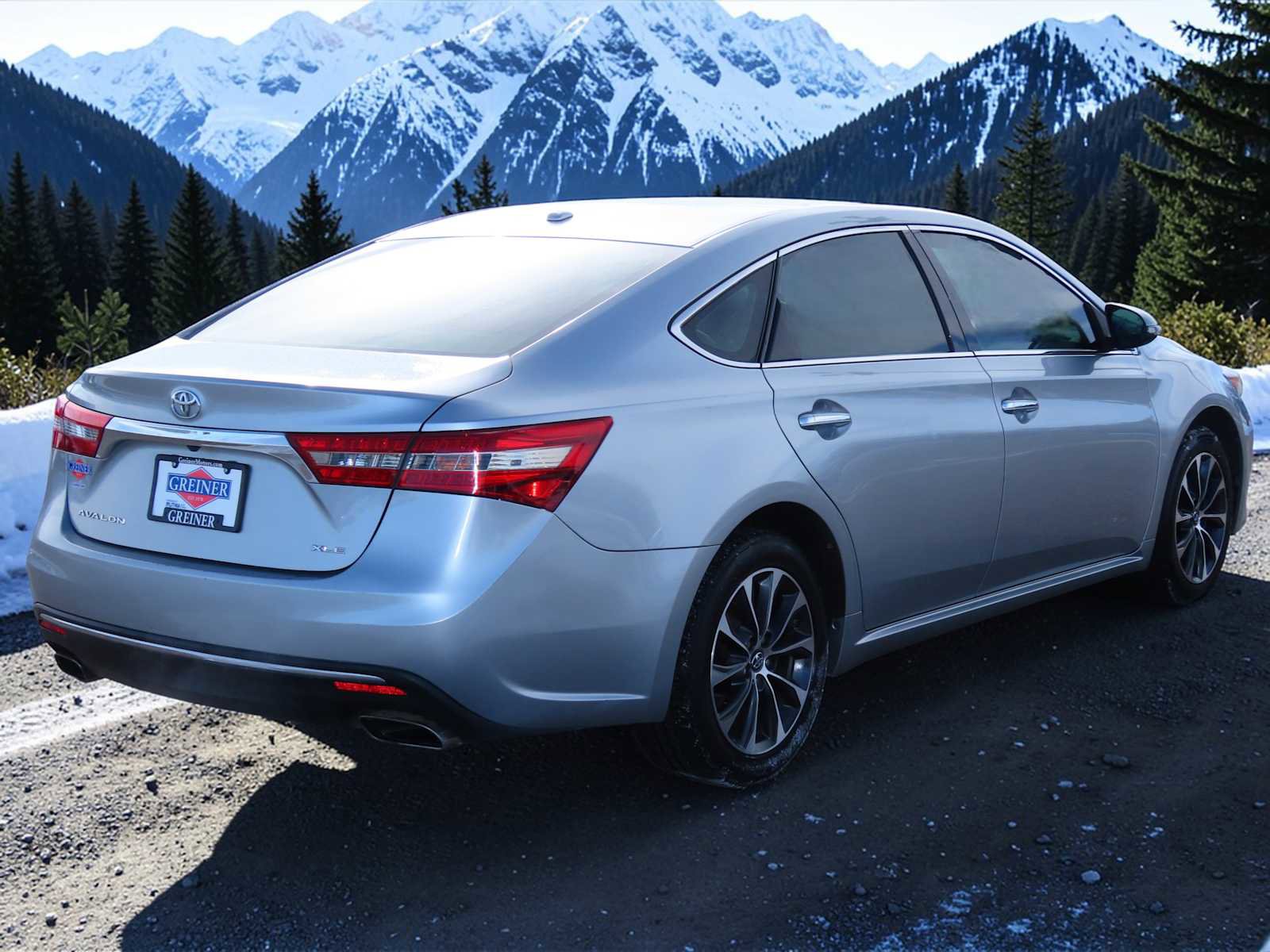 Used 2016 Toyota Avalon XLE image 6