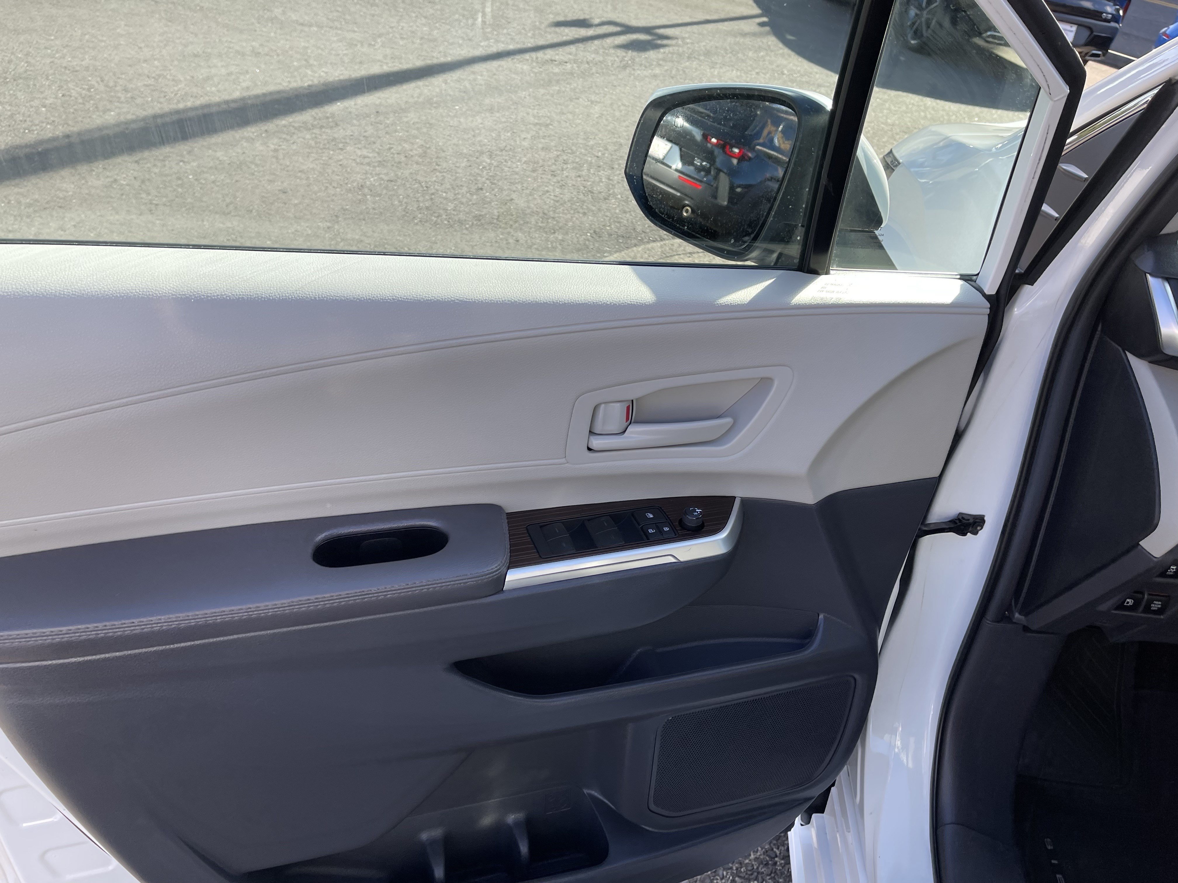 Certified 2024 Toyota Sienna LE AWD/4WD image 14