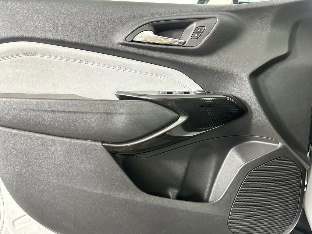 Used 2024 Chevrolet Trax LT w/ Driver Confidence Package FWD image 23