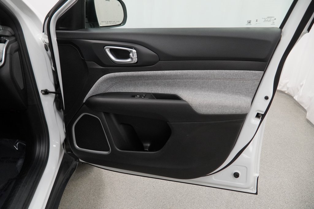 Certified 2024 Jeep Compass Latitude image 45