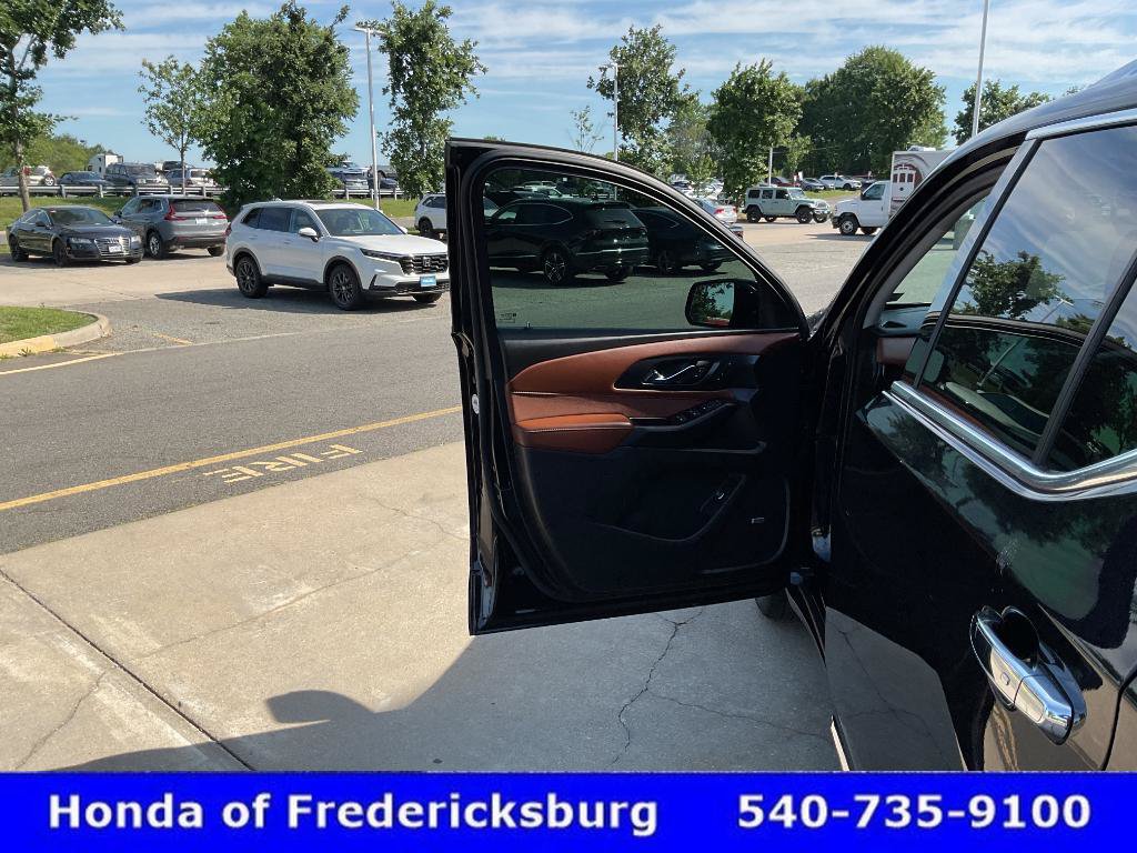 Used 2020 Chevrolet Traverse High Country w/ LPO, Floor Liner Package AWD/4WD image 16
