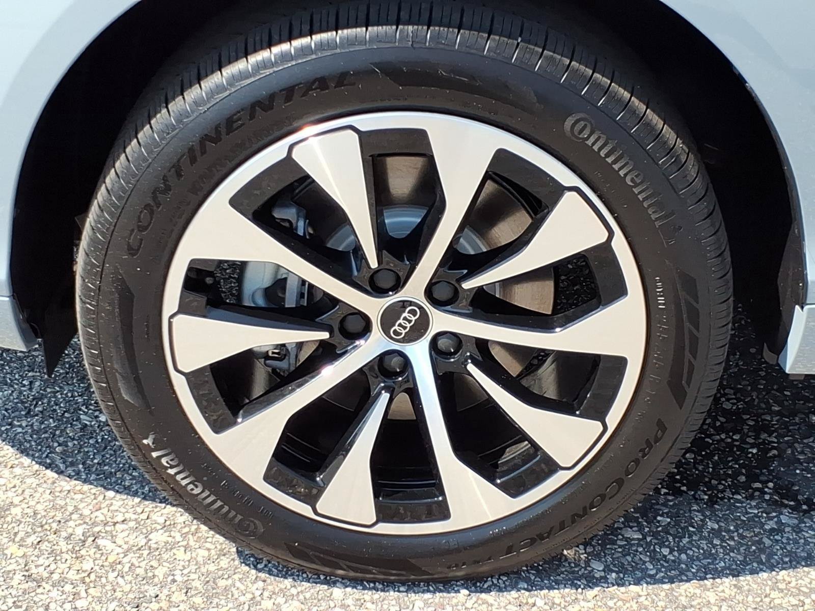 New 2026 Audi Q3 quattro 2.0T AWD/4WD image 4