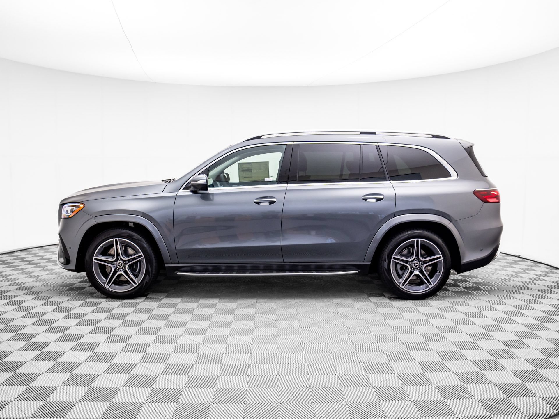 New 2026 Mercedes-Benz GLS 450 4MATIC image 2