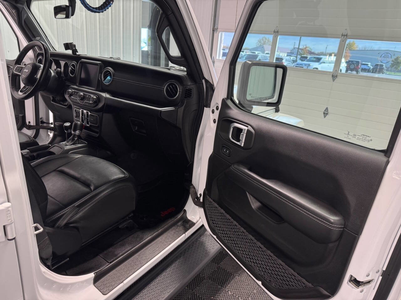 Used 2022 Jeep Wrangler Unlimited Sahara w/ Cold Weather Group image 20