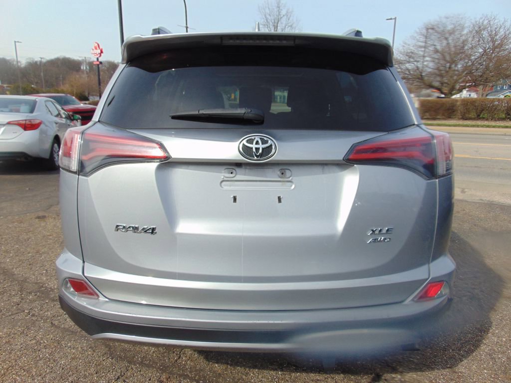 Used 2018 Toyota RAV4 XLE w/ Plus Extra Value Package image 35