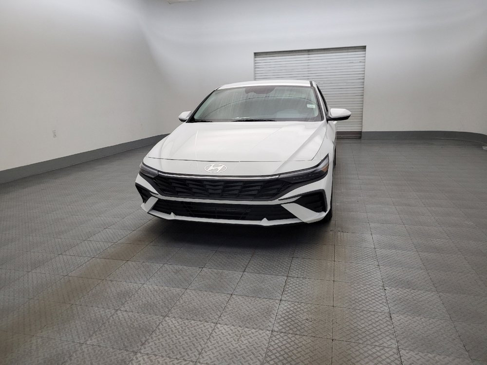Used 2025 Hyundai Elantra SE FWD image 15