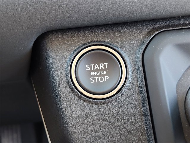 Used 2025 Land Rover Defender 130 X-Dynamic SE image 20