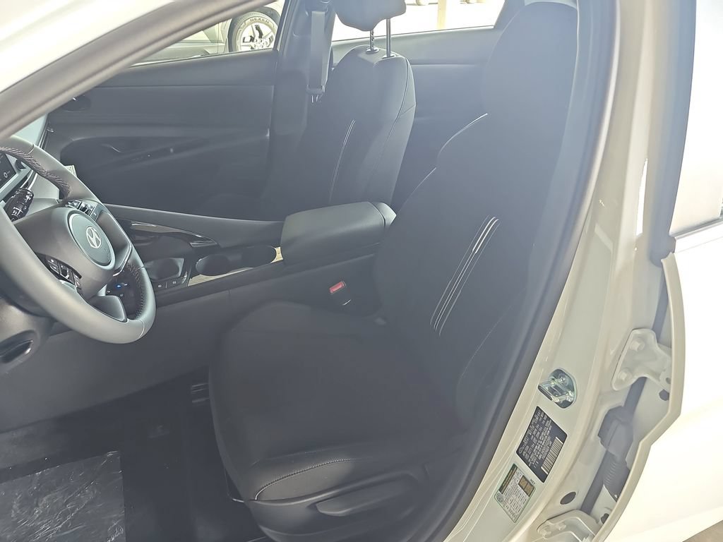 New 2026 Hyundai Elantra SEL Sport Premium FWD image 16