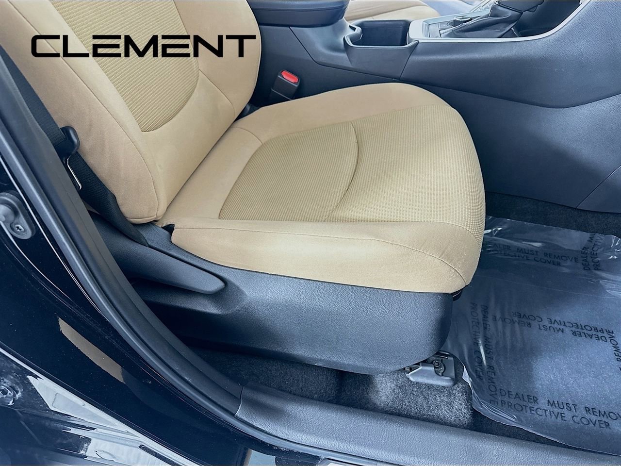 Used 2024 Toyota RAV4 LE image 31