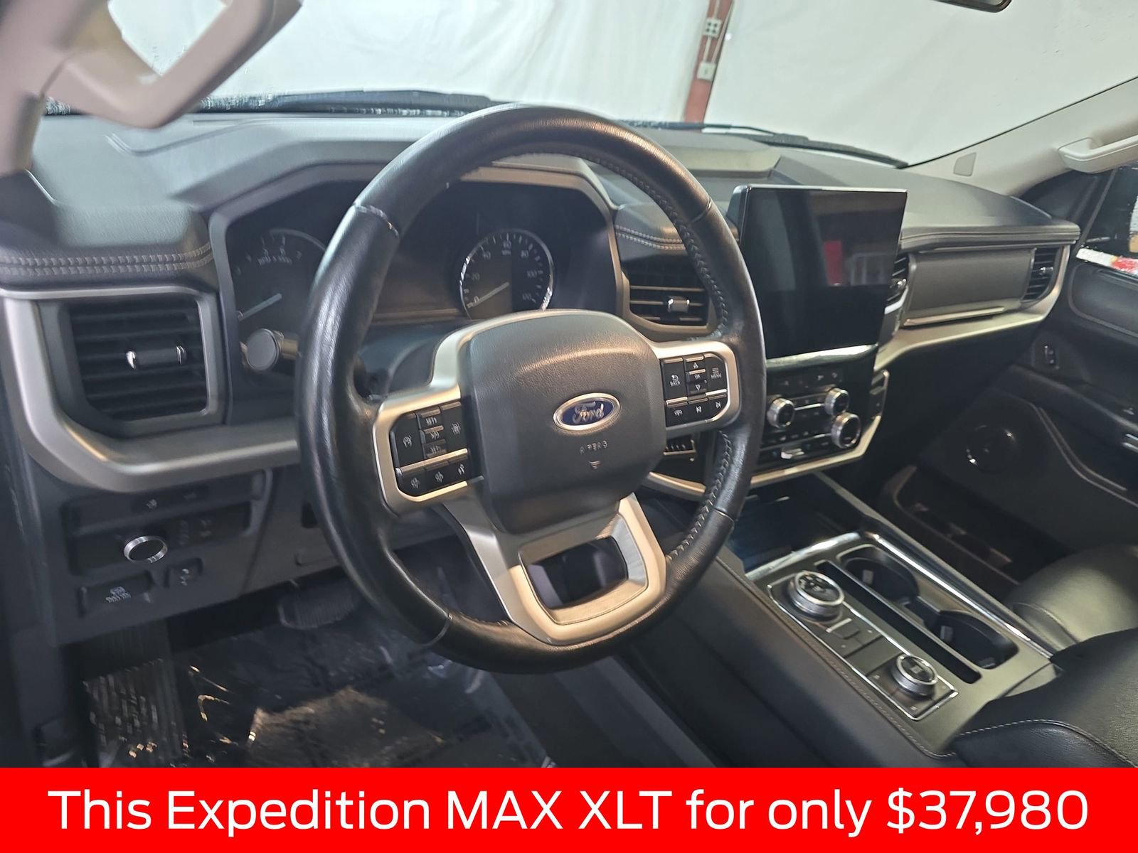 Used 2024 Ford Expedition Max XLT image 25