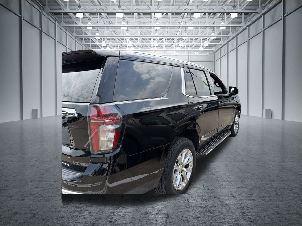 Used 2021 Chevrolet Tahoe Premier w/ Premium Package RWD image 10