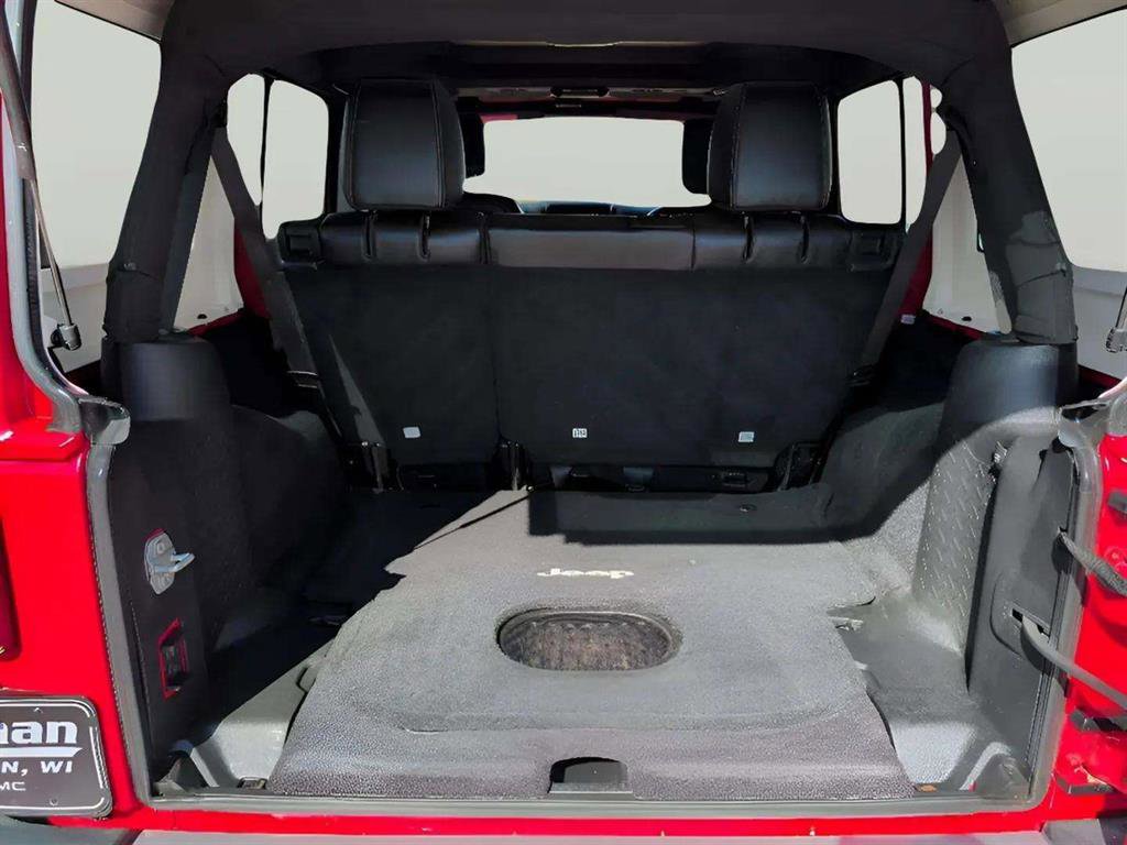 Used 2015 Jeep Wrangler Unlimited Sahara image 16