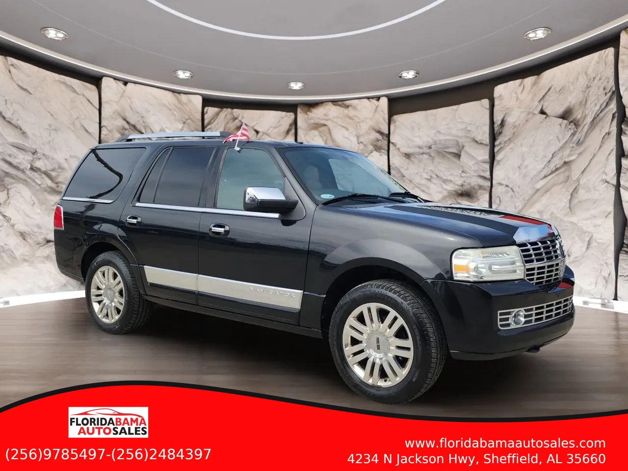 Used 2011 Lincoln Navigator Sport Utility 4D image 1