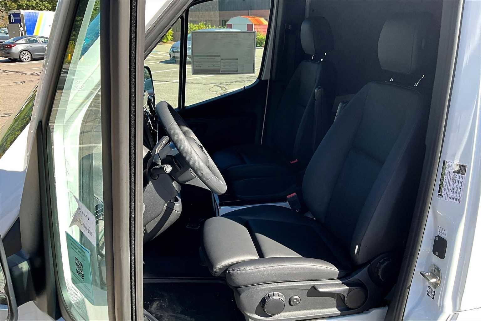 New 2025 Mercedes-Benz Sprinter 2500 image 13