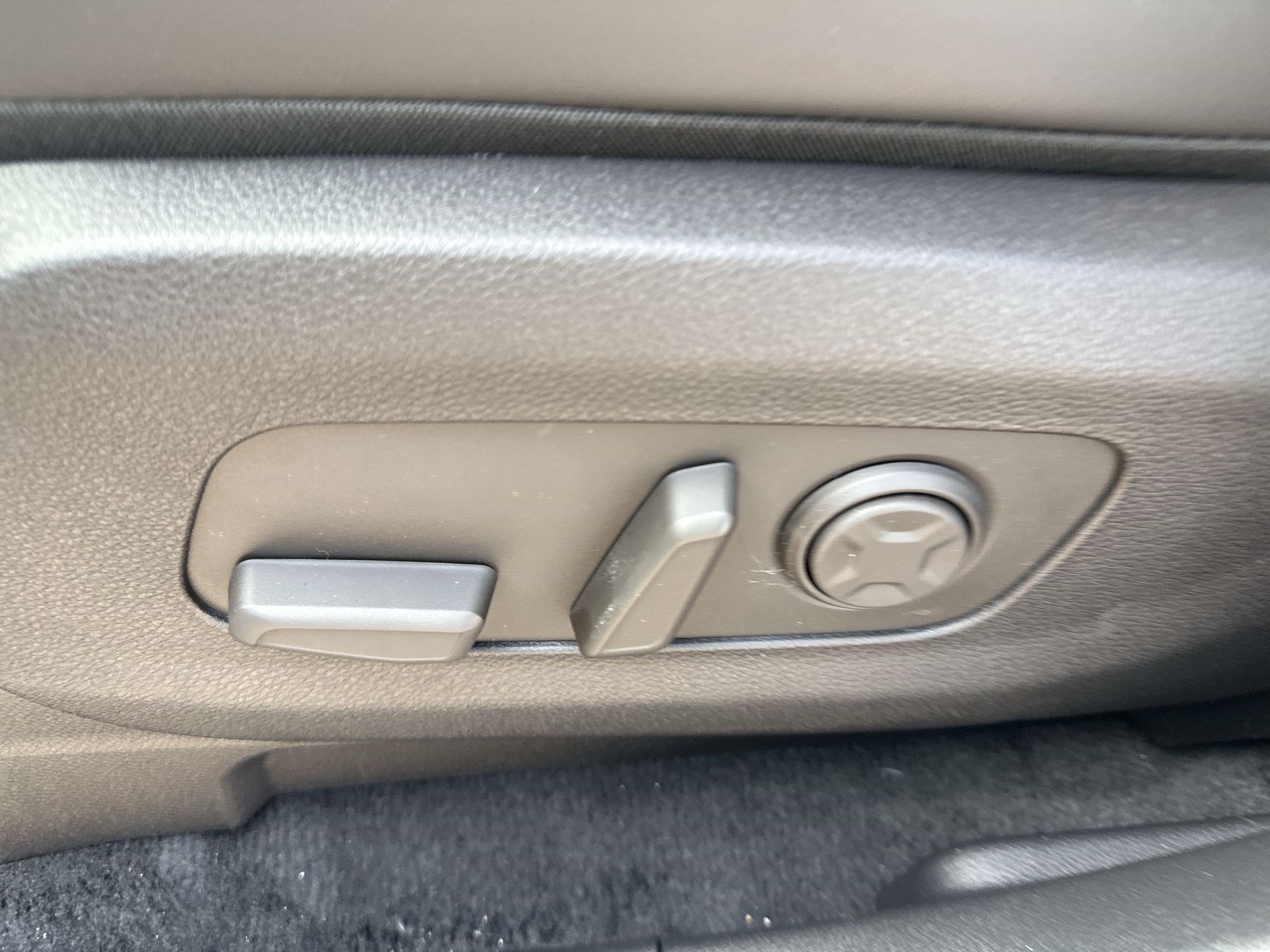 New 2026 Kia Carnival FWD image 16