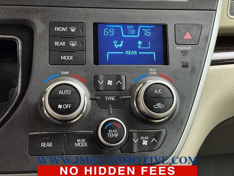 Used 2020 Toyota Sienna XLE FWD image 38