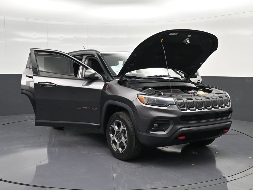 Used 2022 Jeep Compass Trailhawk w/ Trailhawk Elite Group image 39