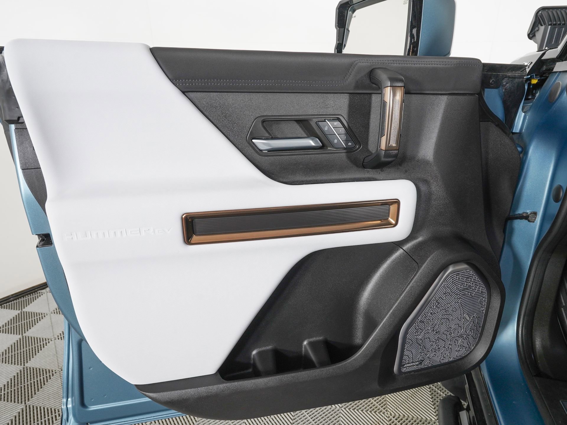 Used 2024 GMC Hummer EV 3X w/ Omega Edition image 16