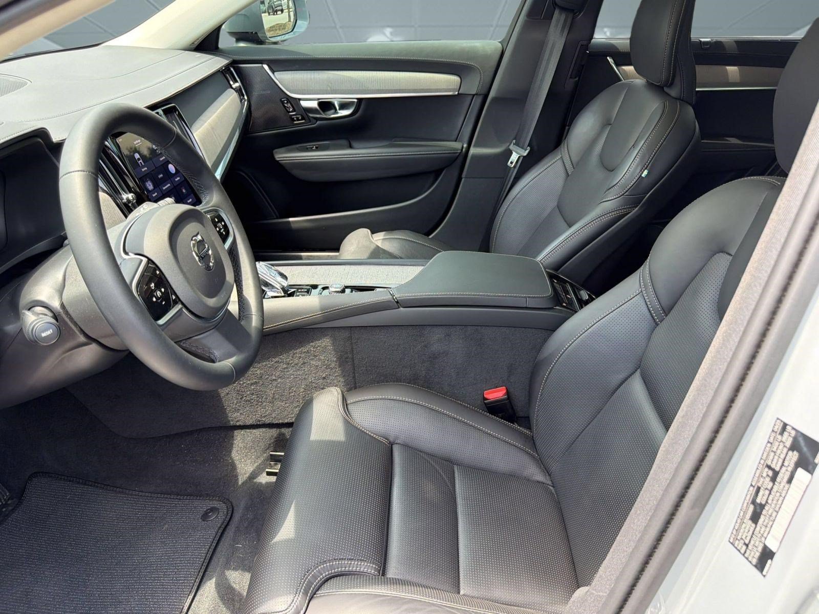 Certified 2025 Volvo V90 B6 Cross Country Ultra AWD/4WD image 5