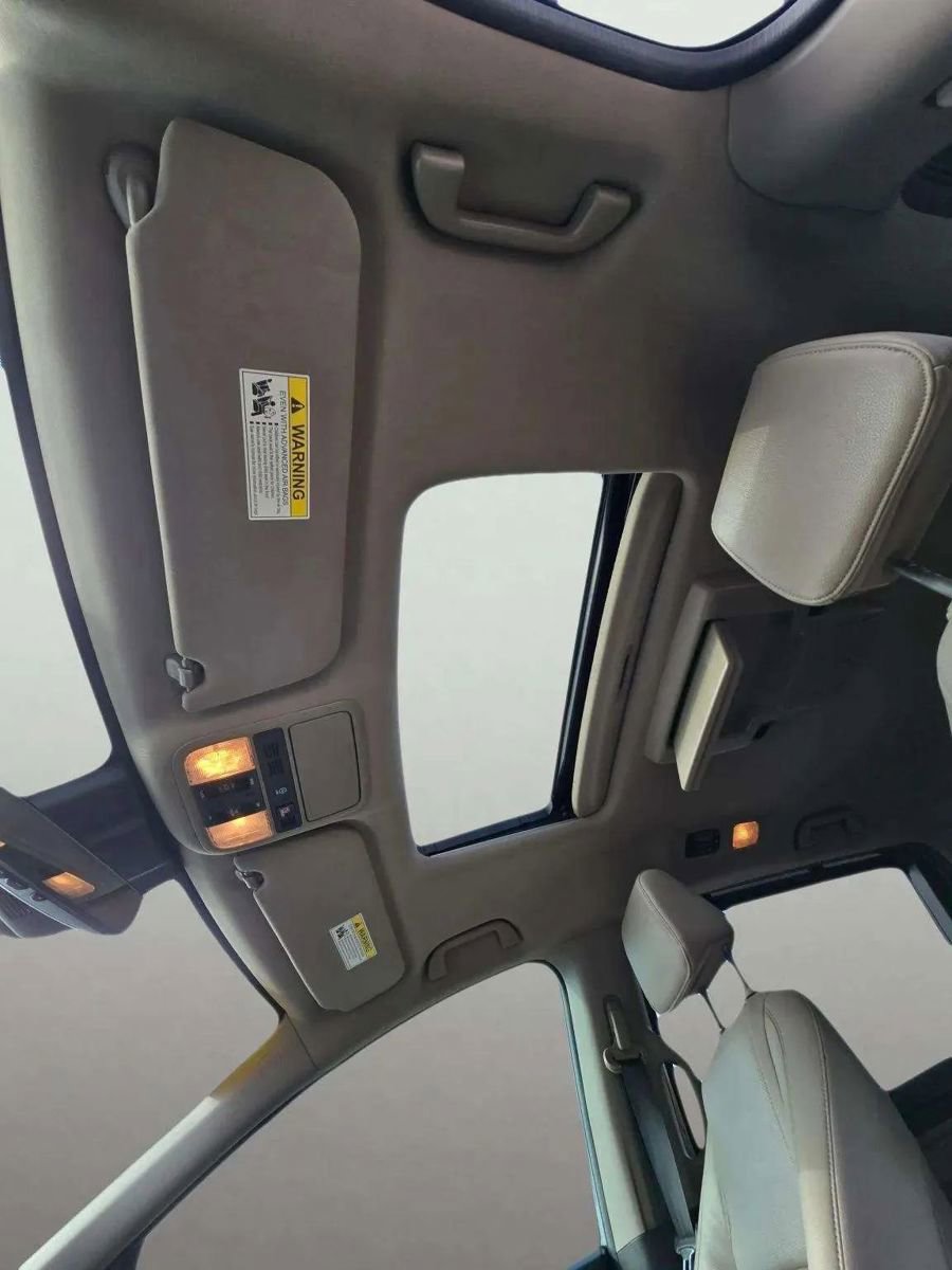 Used 2018 Honda Odyssey Elite image 10