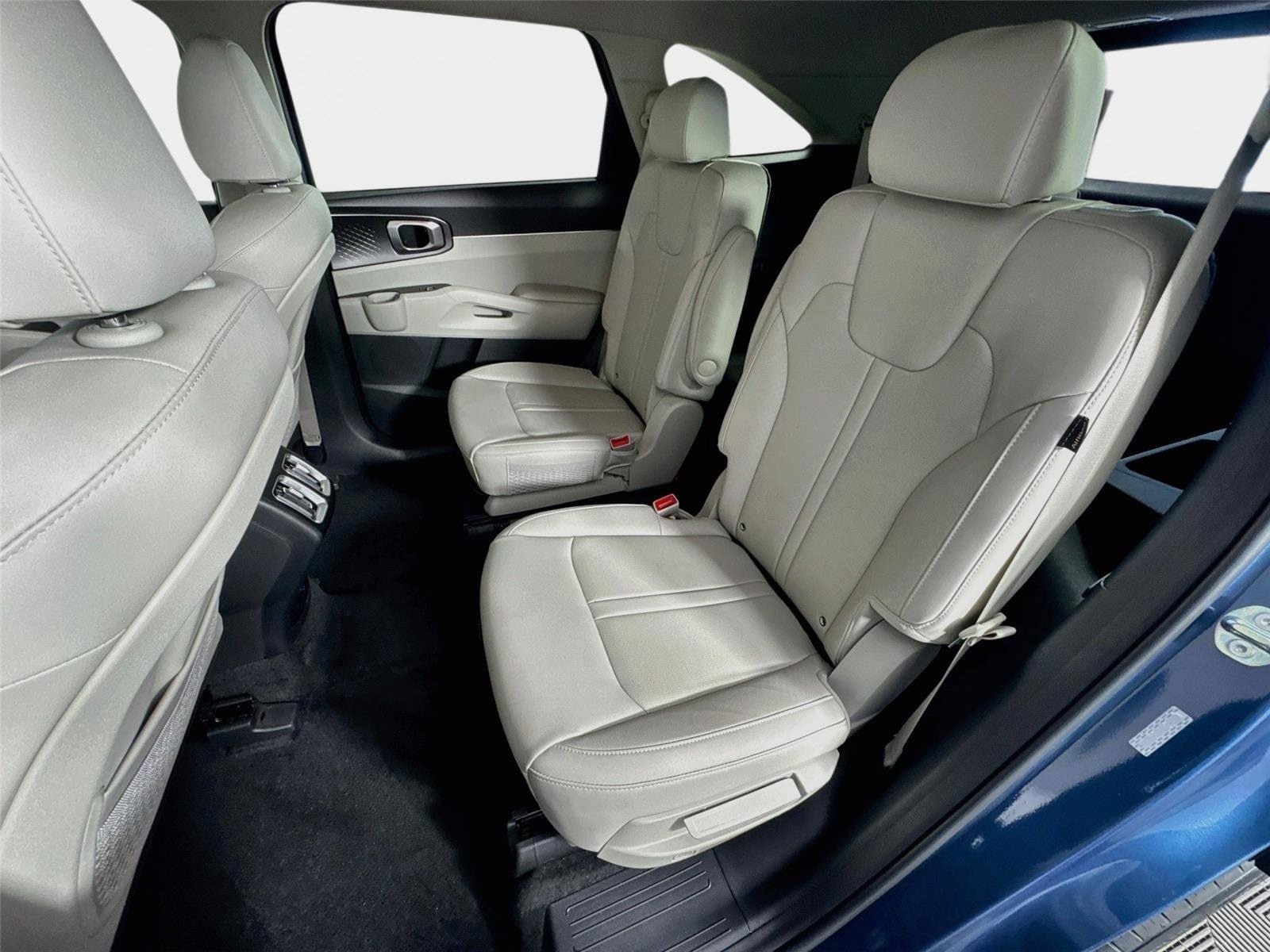 Used 2025 Kia Sorento EX FWD image 23