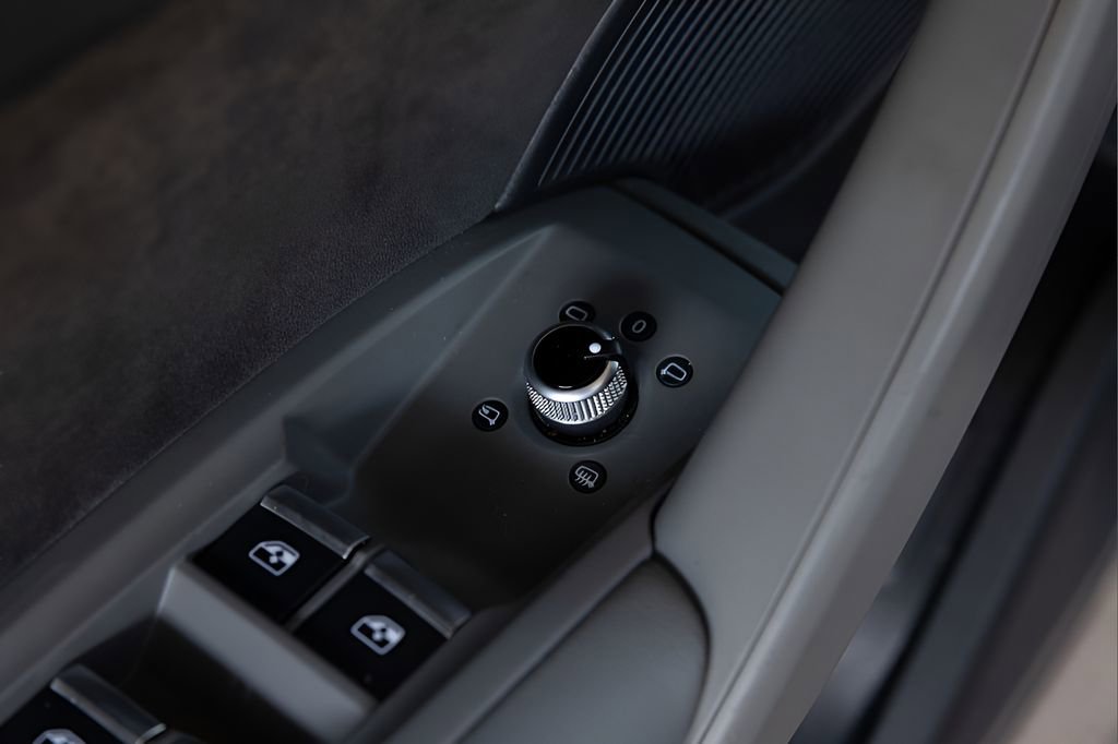 Used 2020 Audi SQ5 Premium Plus w/ Premium Plus Package image 39