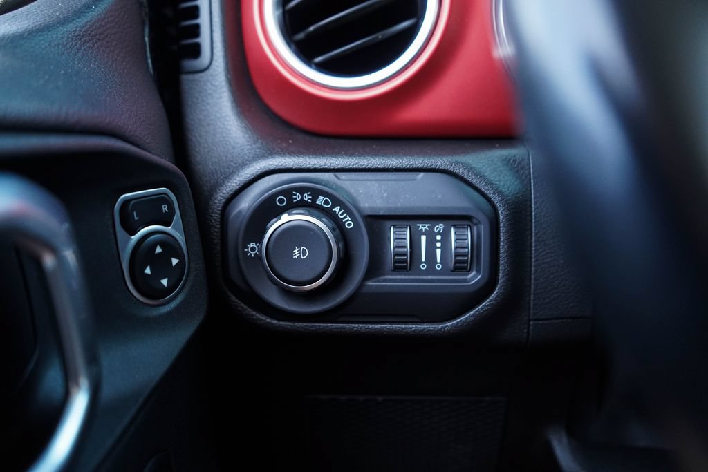 Used 2019 Jeep Wrangler Unlimited Rubicon AWD/4WD image 30