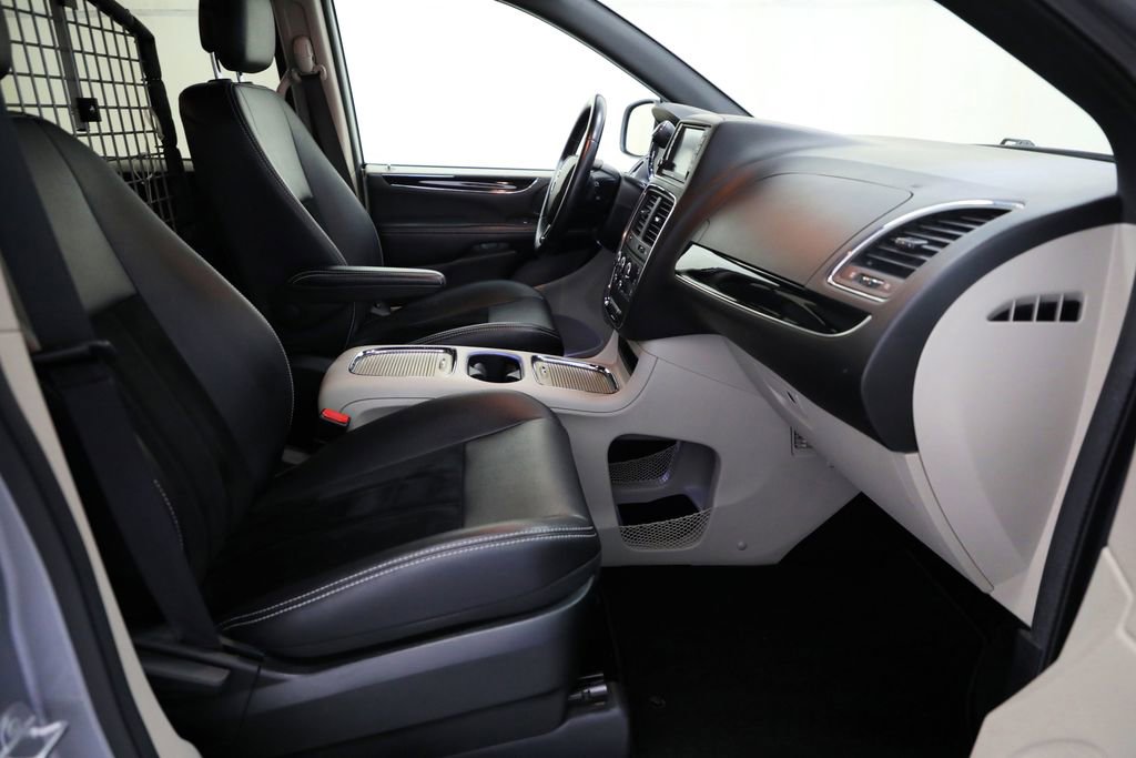 Used 2018 Dodge Grand Caravan SXT FWD image 5