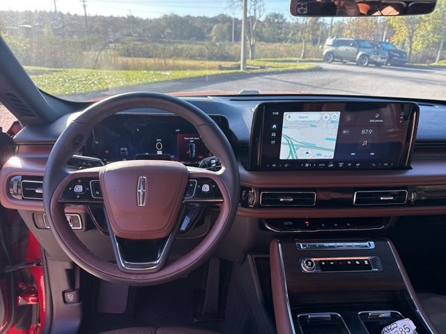 Used 2025 Lincoln Aviator Reserve w/ Jet Appearance Package image 11
