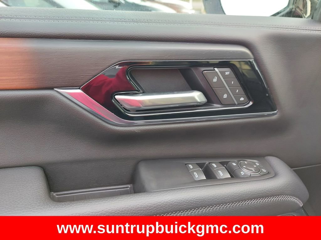 Used 2025 GMC Yukon XL Denali image 19