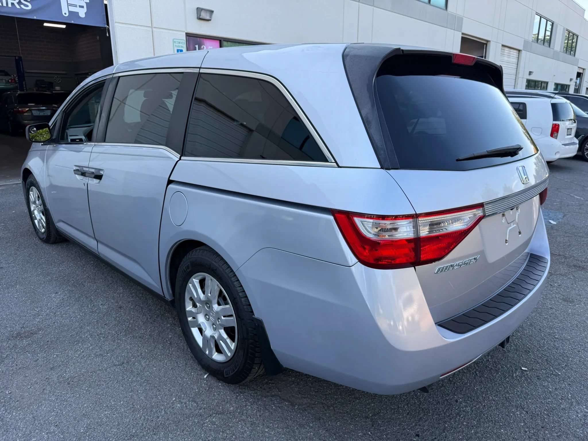 Used 2012 Honda Odyssey LX image 15