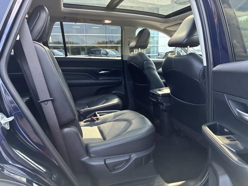 Used 2024 Toyota Grand Highlander AWD image 10