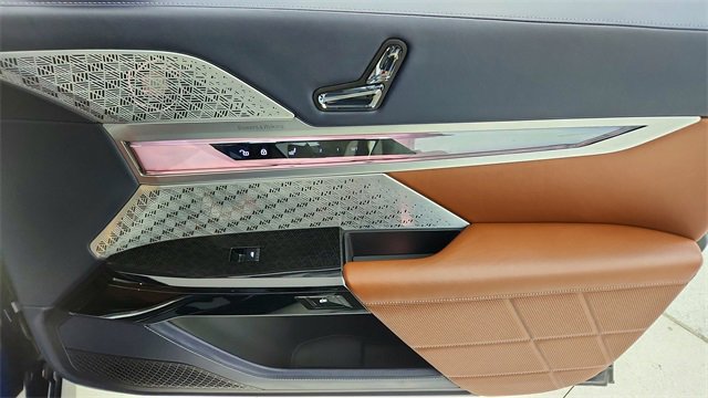 Used 2023 BMW i7 xDrive60 image 24