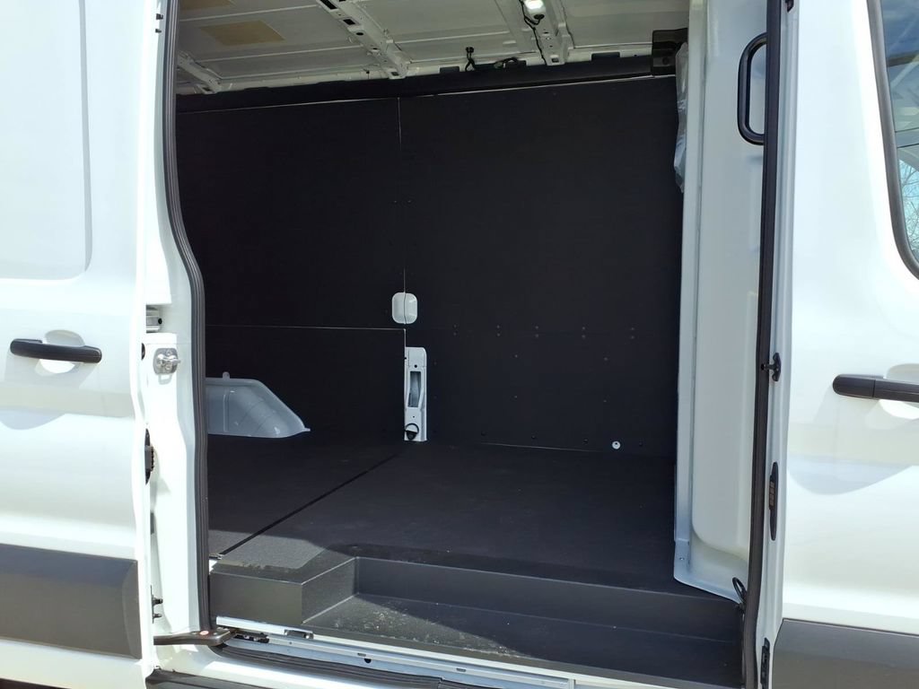 New 2026 Ford Transit 250 148 Medium Roof Extended AWD image 9