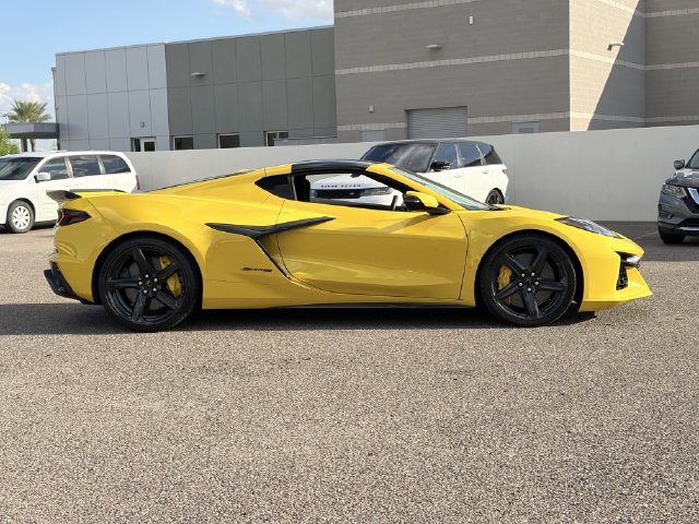 Used 2025 Chevrolet Corvette Z06 RWD image 26
