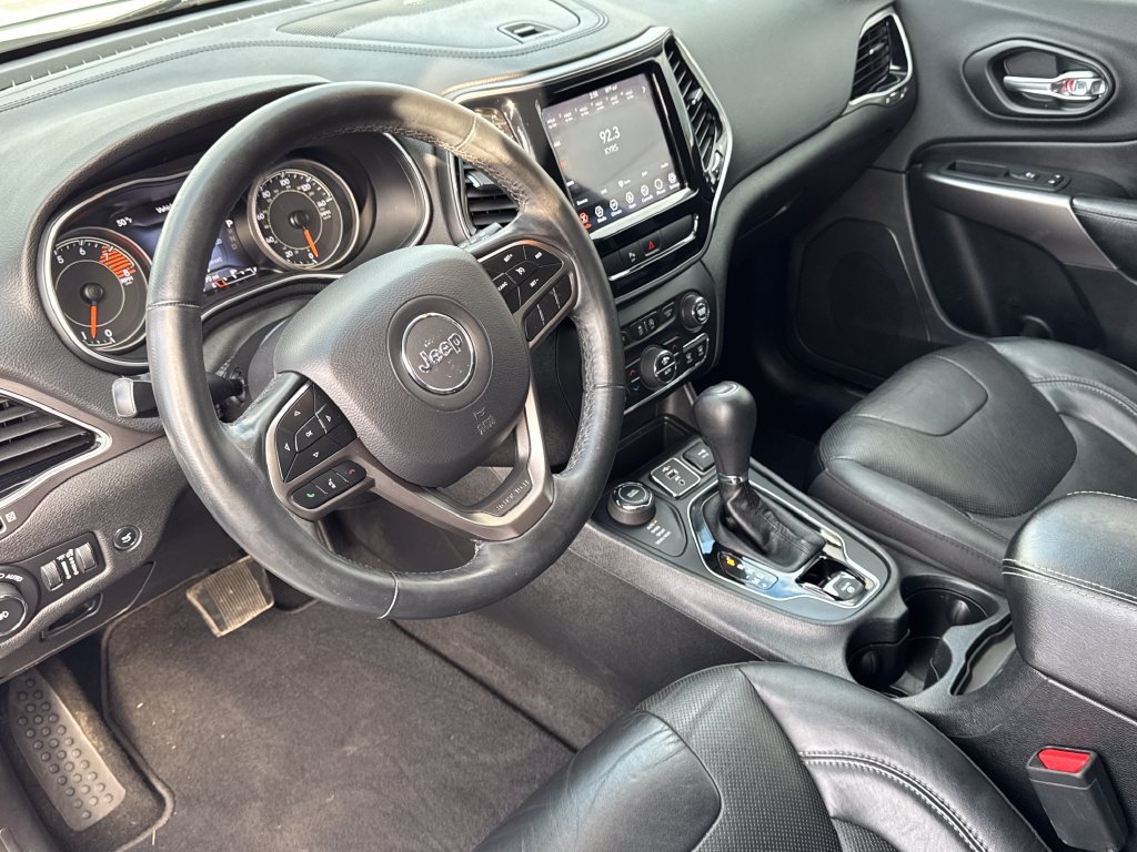 Used 2019 Jeep Cherokee Limited AWD/4WD image 24