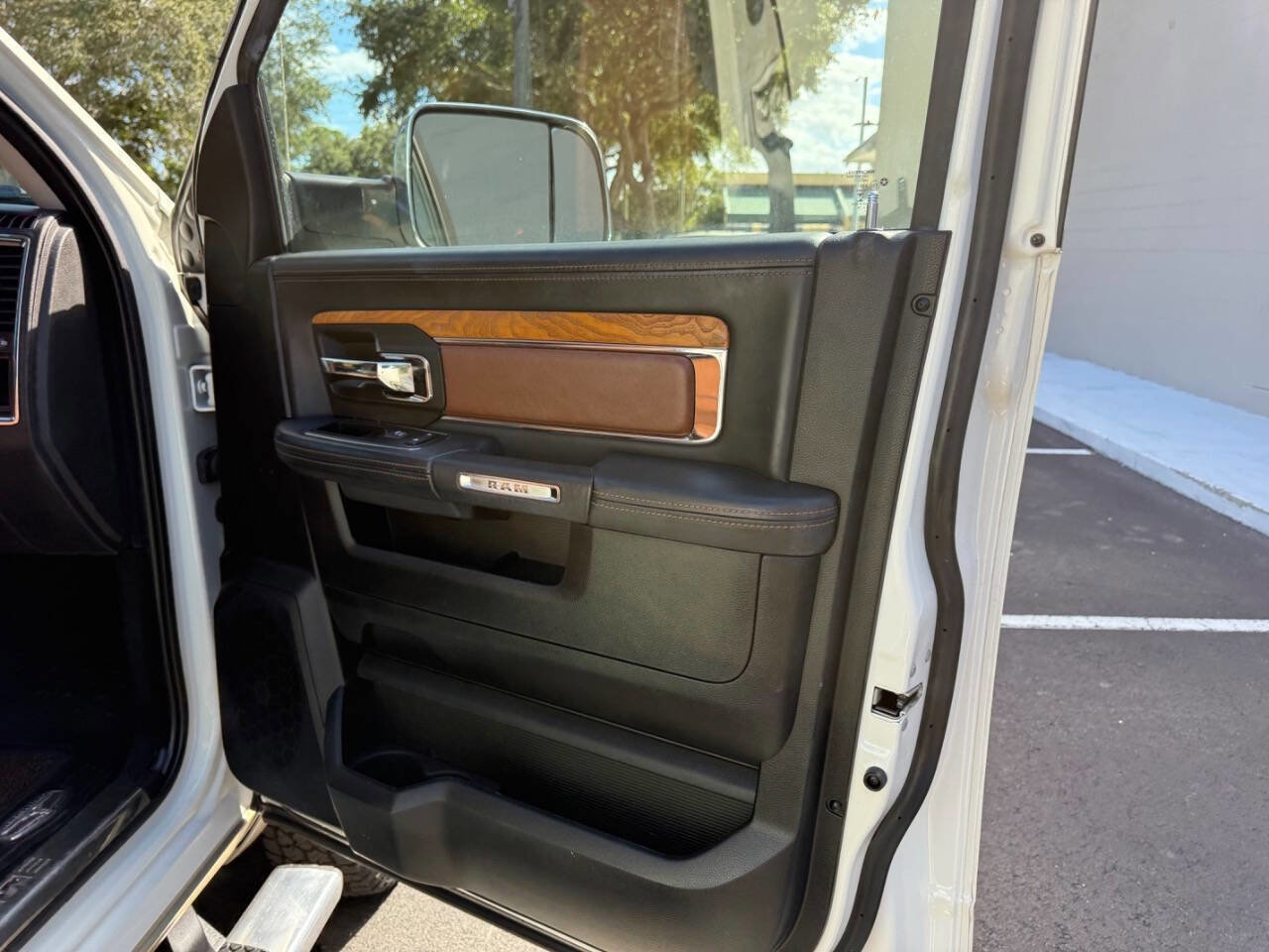 Used 2016 RAM 3500 Laramie Longhorn image 51
