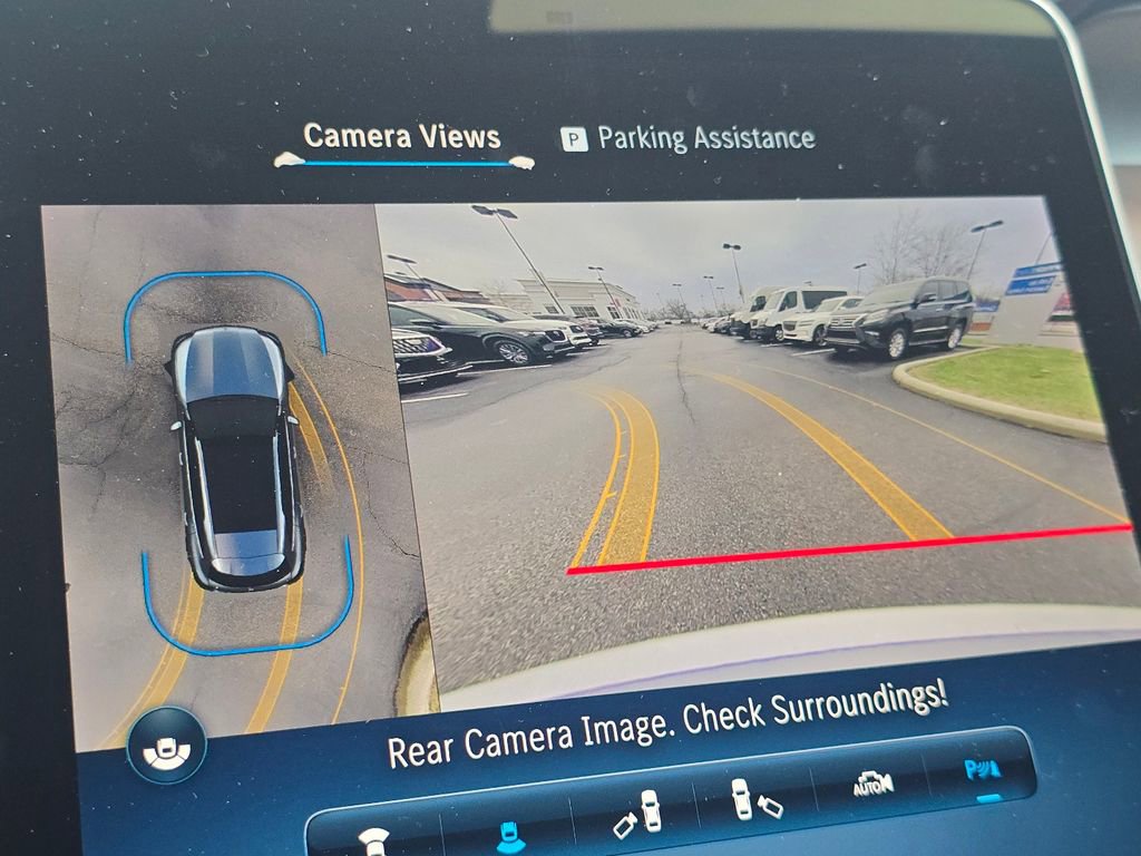 Used 2025 Mercedes-Benz GLC 300 4MATIC image 31