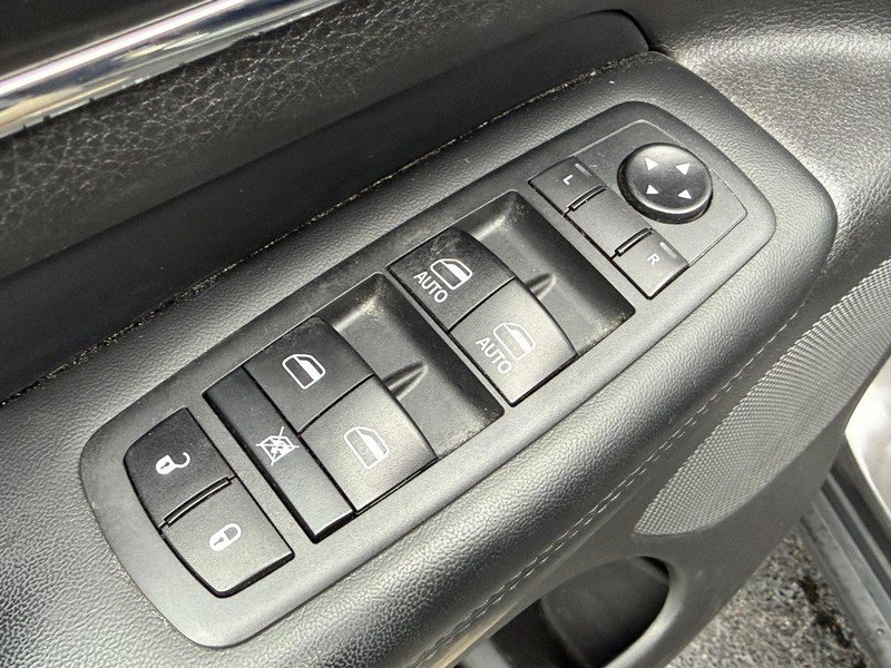 Used 2020 Jeep Grand Cherokee Limited AWD/4WD image 17