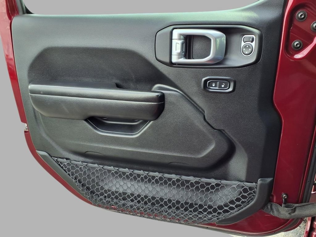 Used 2021 Jeep Gladiator Willys image 18