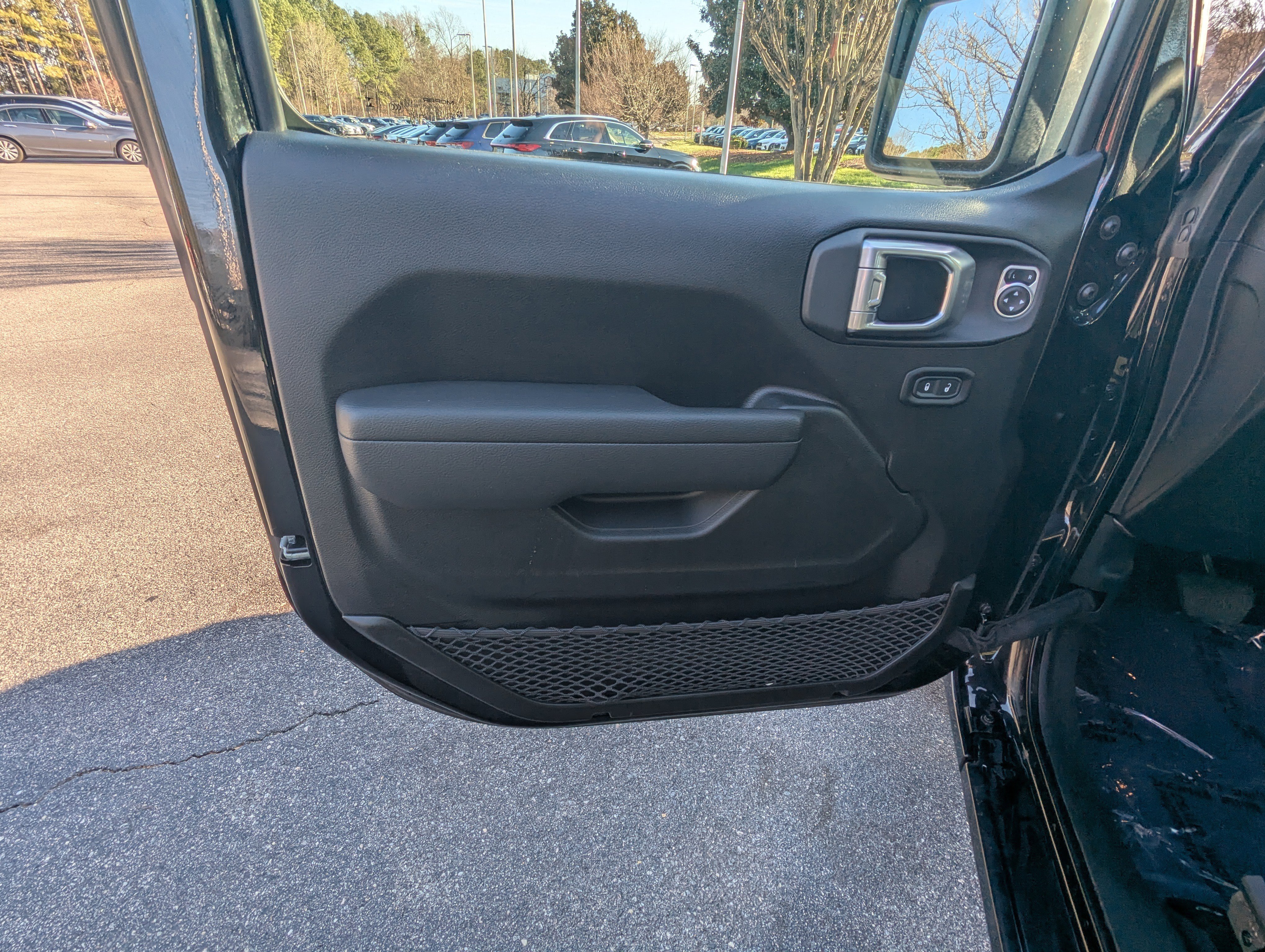 Used 2023 Jeep Wrangler Sport S image 12